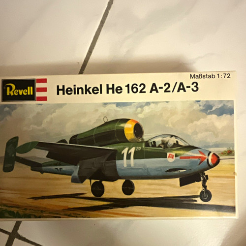 Revell heinkel 162 a - heinkel, he