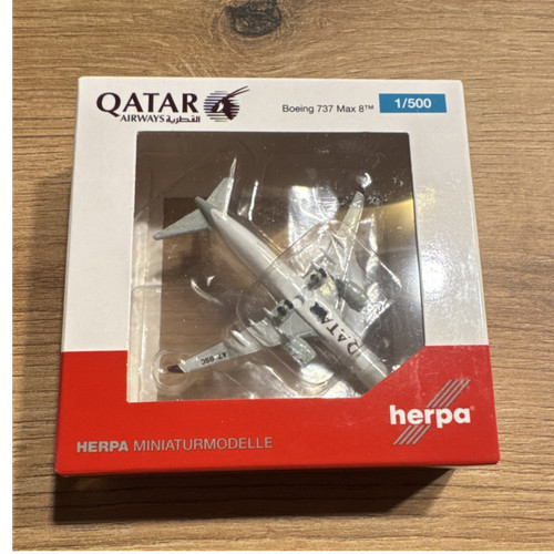 Herpa qatar airways boeing 737 - airways,
