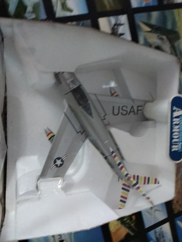 Flugzeug aus metall b11e192 - ,