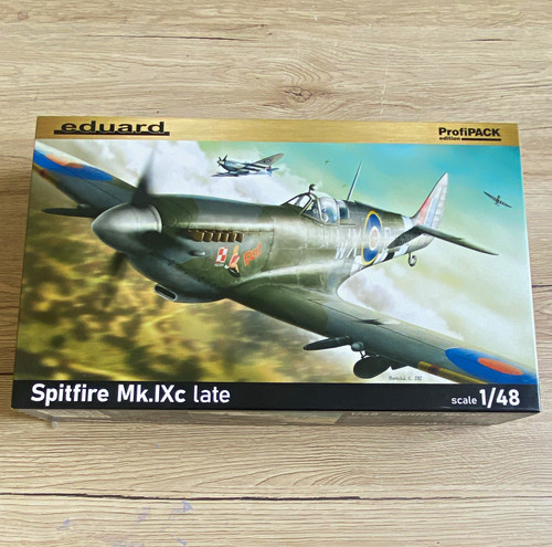 Eduard profipack spitfire - eduard,